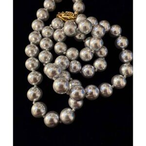 Nice Quality Silver Metal Beaded Necklace w Gold Clasp